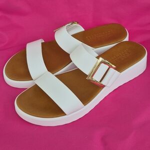 ITALIAN SHOEMAKERS White Dual-Strap Slide wome'n's Sandals Gold Buckle Size 8